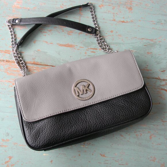 MICHAEL KORS FULTON GRAY/BLACK PEBBLE LEATHER CHAIN SHOULDER STRAP MEDIUM BAG - Picture 1 of 9